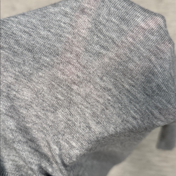 Vince NWT Wool Cashmere Blend Sweater Gray Size Small - Picture 10 of 10